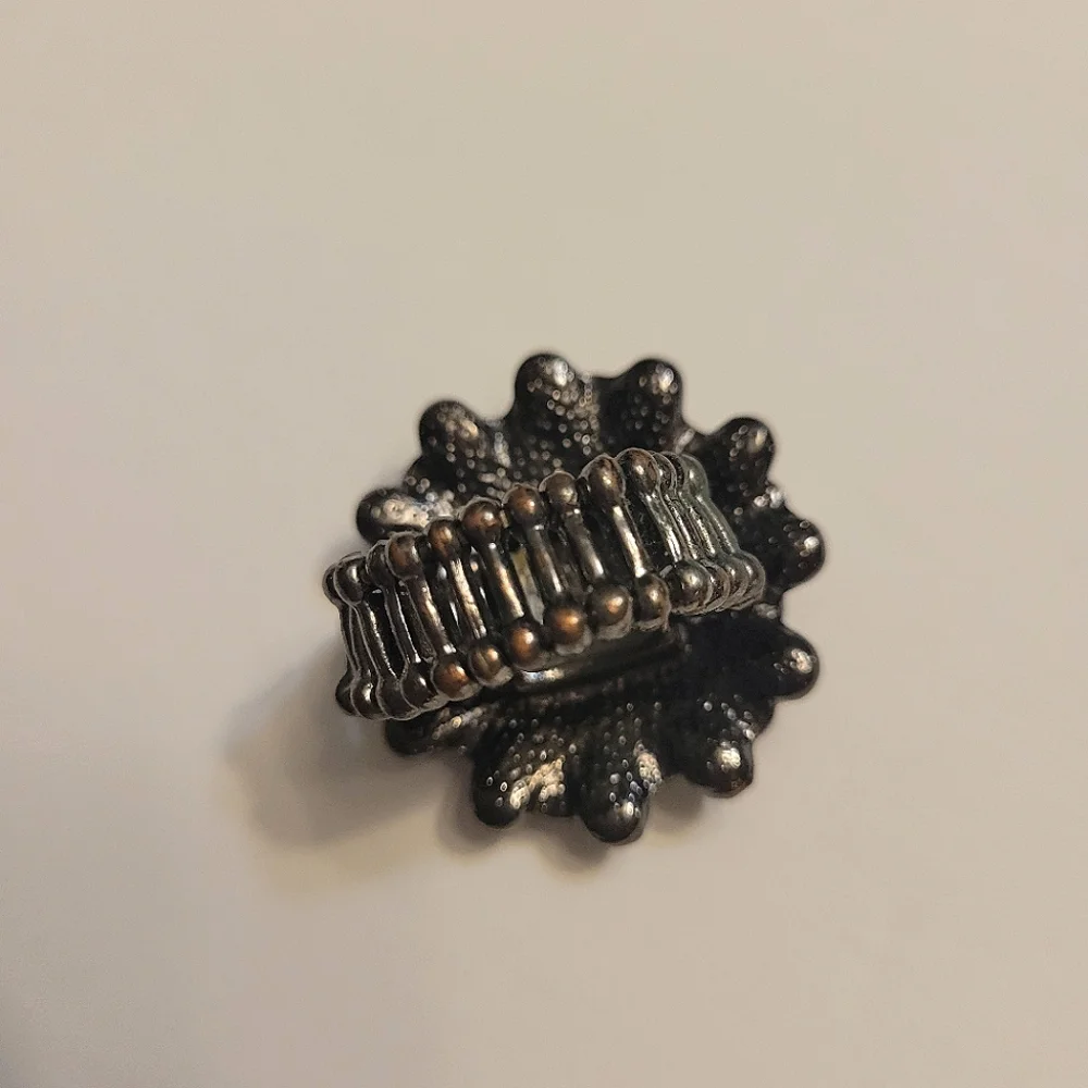 Statement Ring - Picture 2 of 4